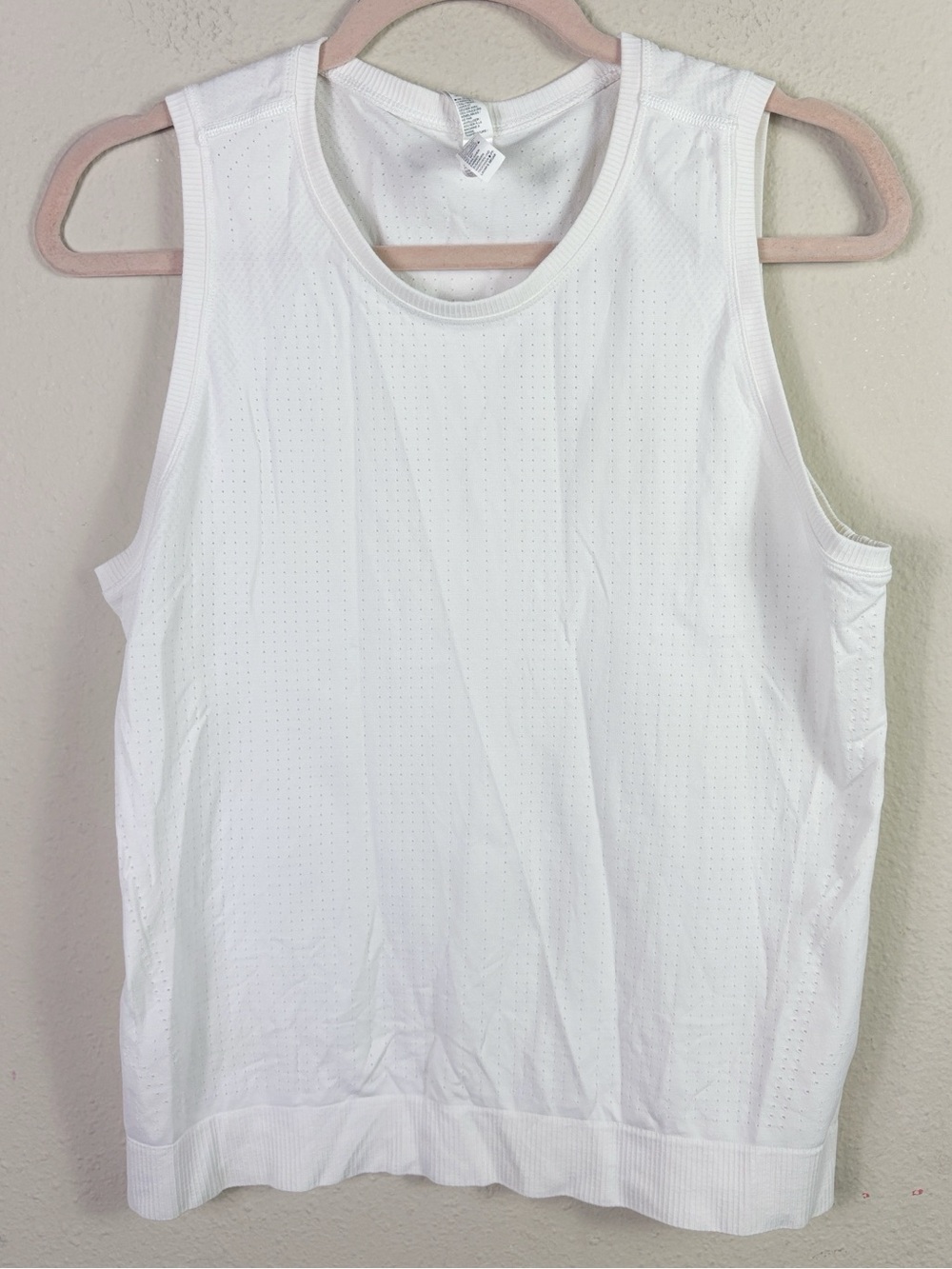 Athleta in Motion Seamless Tank Top White size Medium
